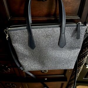 Selling a never used Kate Spade elegant purse! Perfect size for any occasion!